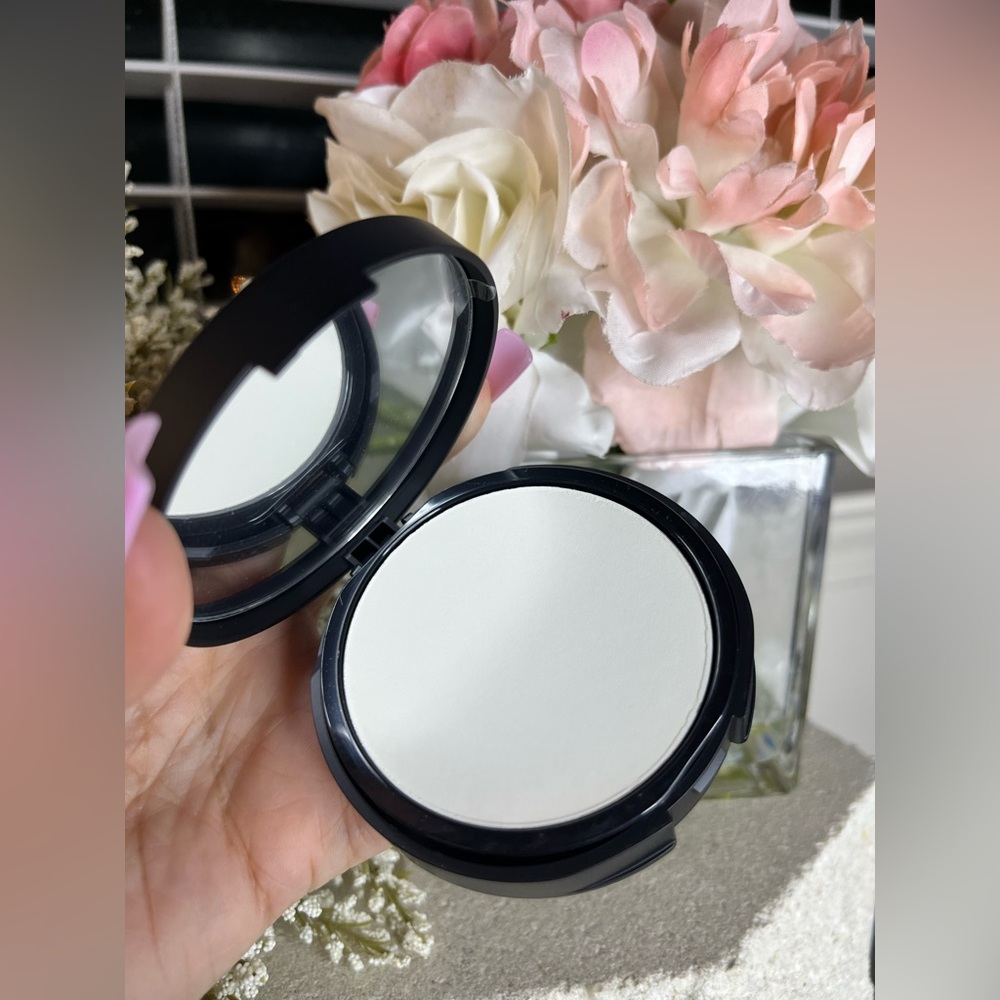 NIB - bareMinerals - Original Mineral Veil Talc Free Pressed Setting Powder